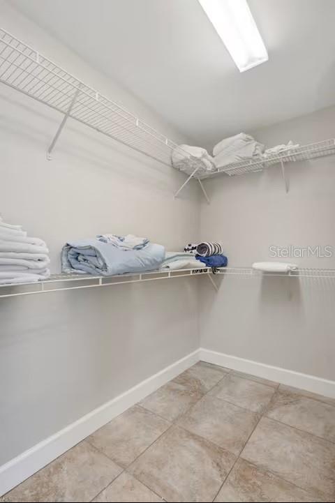 305 LINDEN DR — photo 21