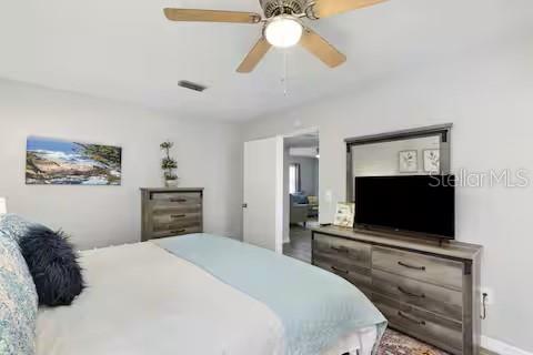 305 LINDEN DR — photo 8