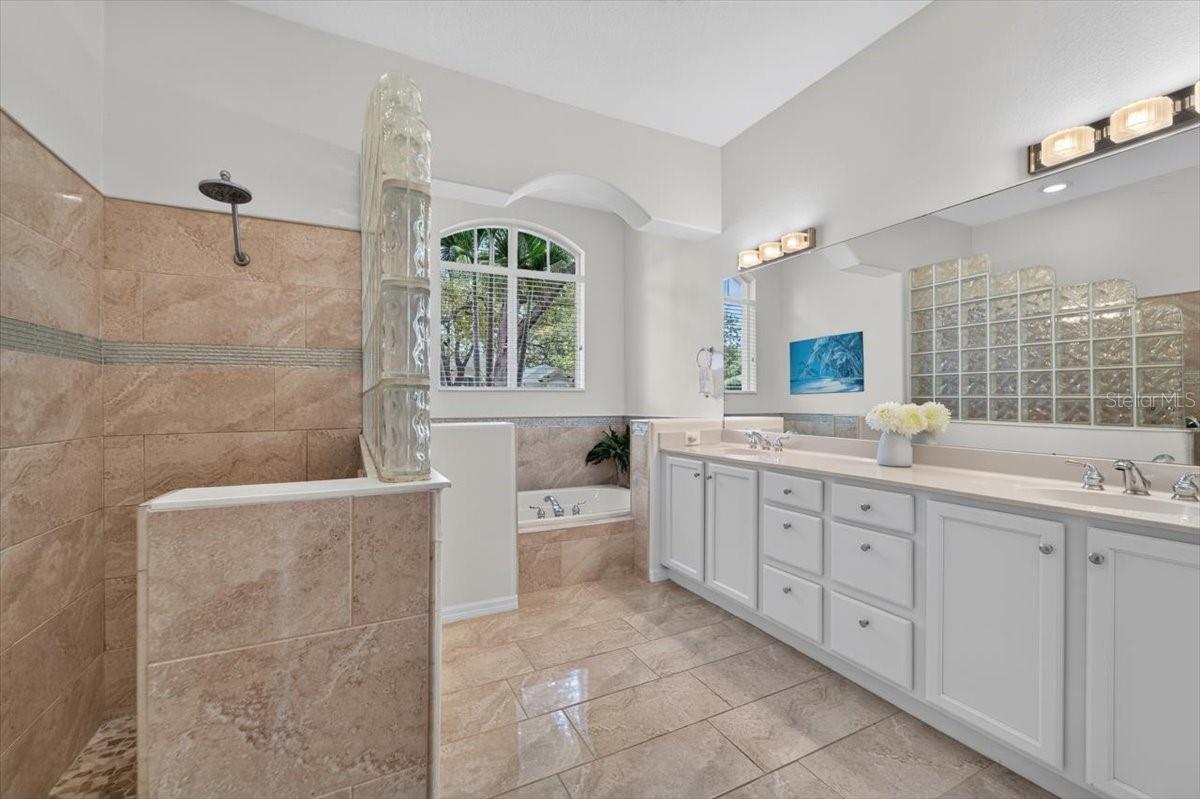 5603 EAGLEGLEN PL — photo 42