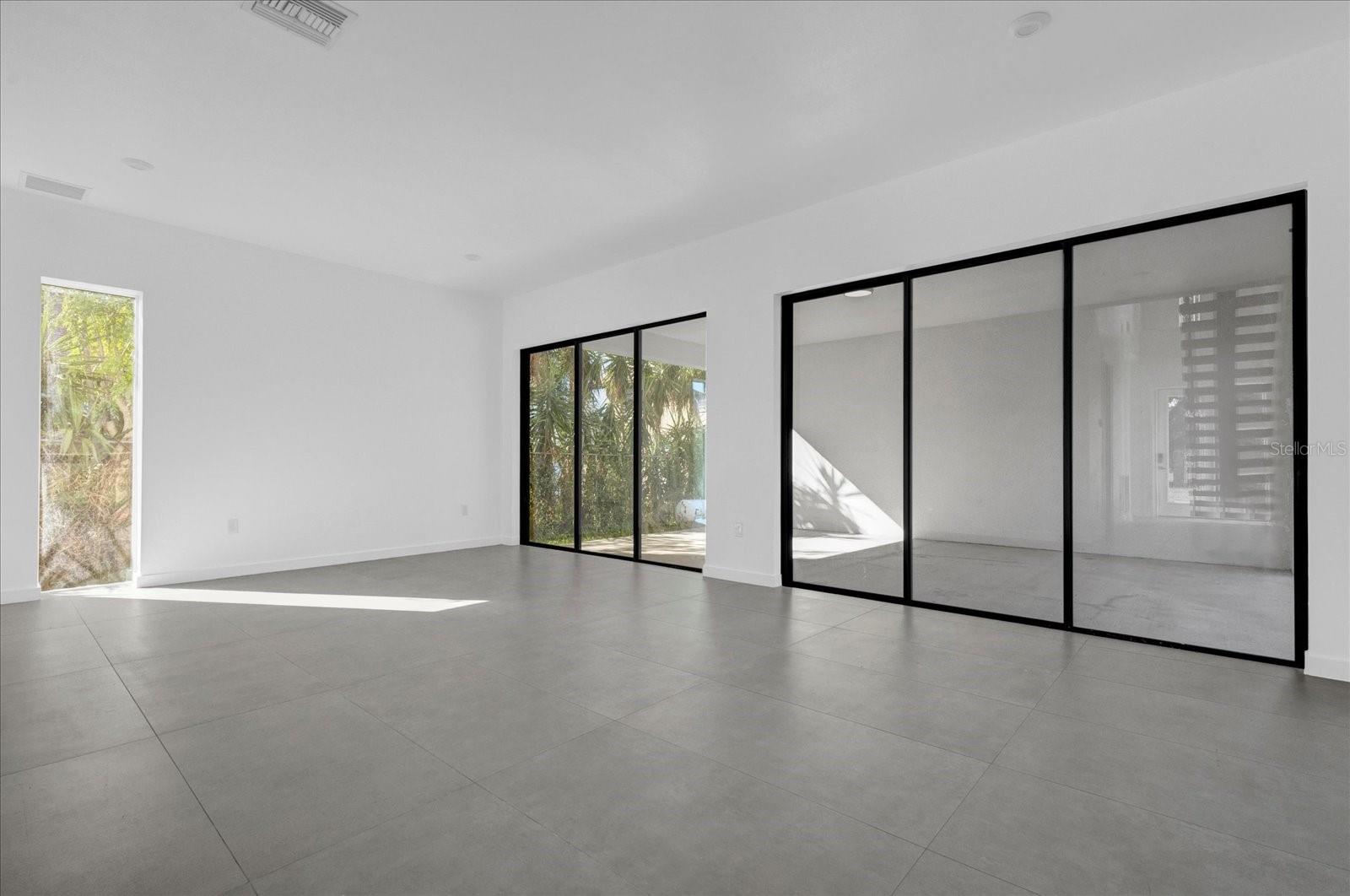 501 CHASTAIN RD — photo 23