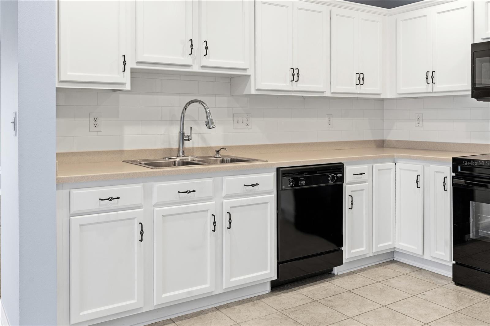 9515 SIMEON DR — photo 12