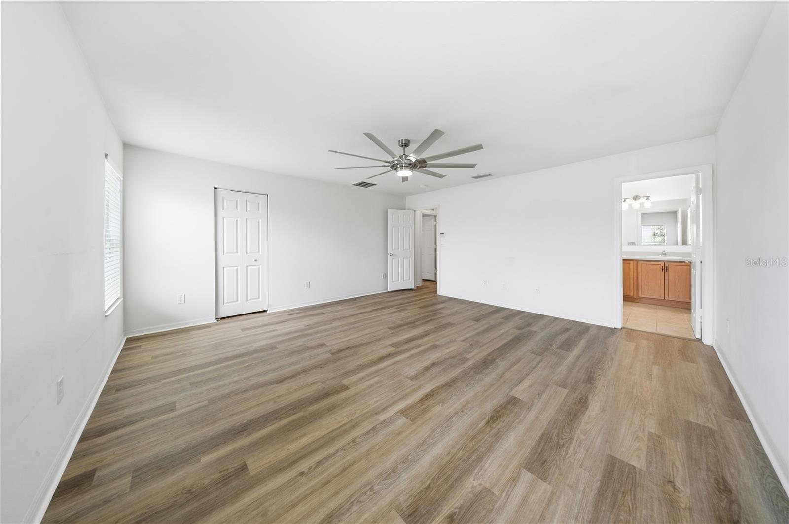 9515 SIMEON DR — photo 17