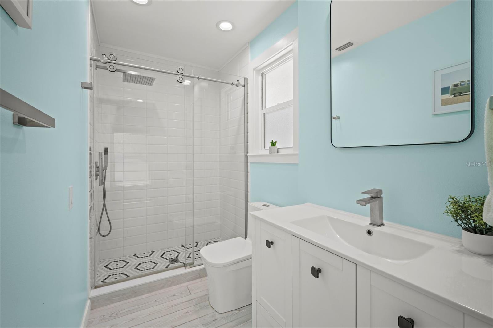 1841 LAUREL ST — photo 25