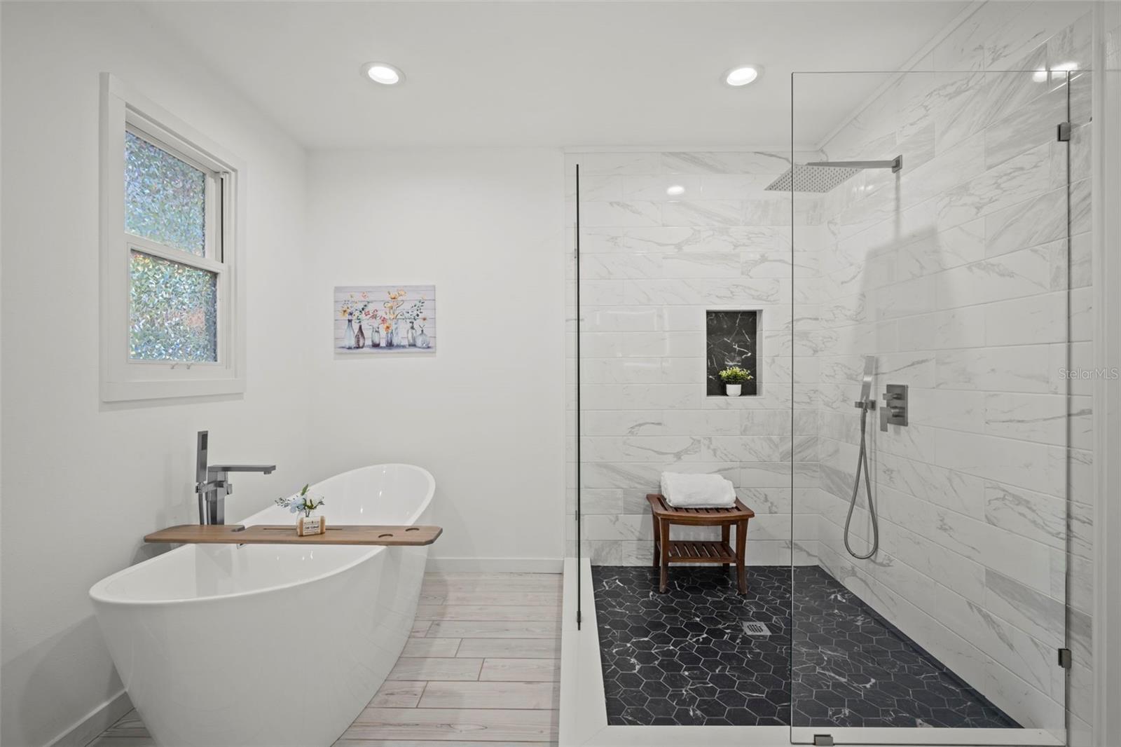 1841 LAUREL ST — photo 17