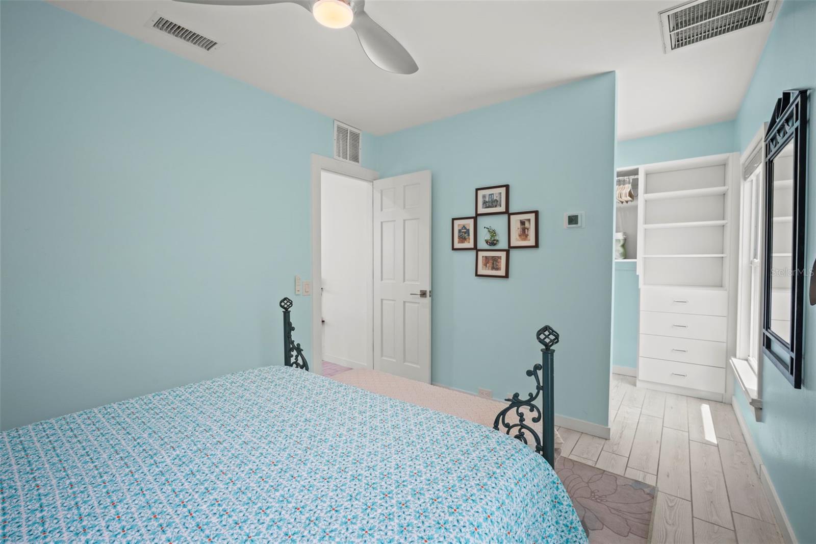 1841 LAUREL ST — photo 23