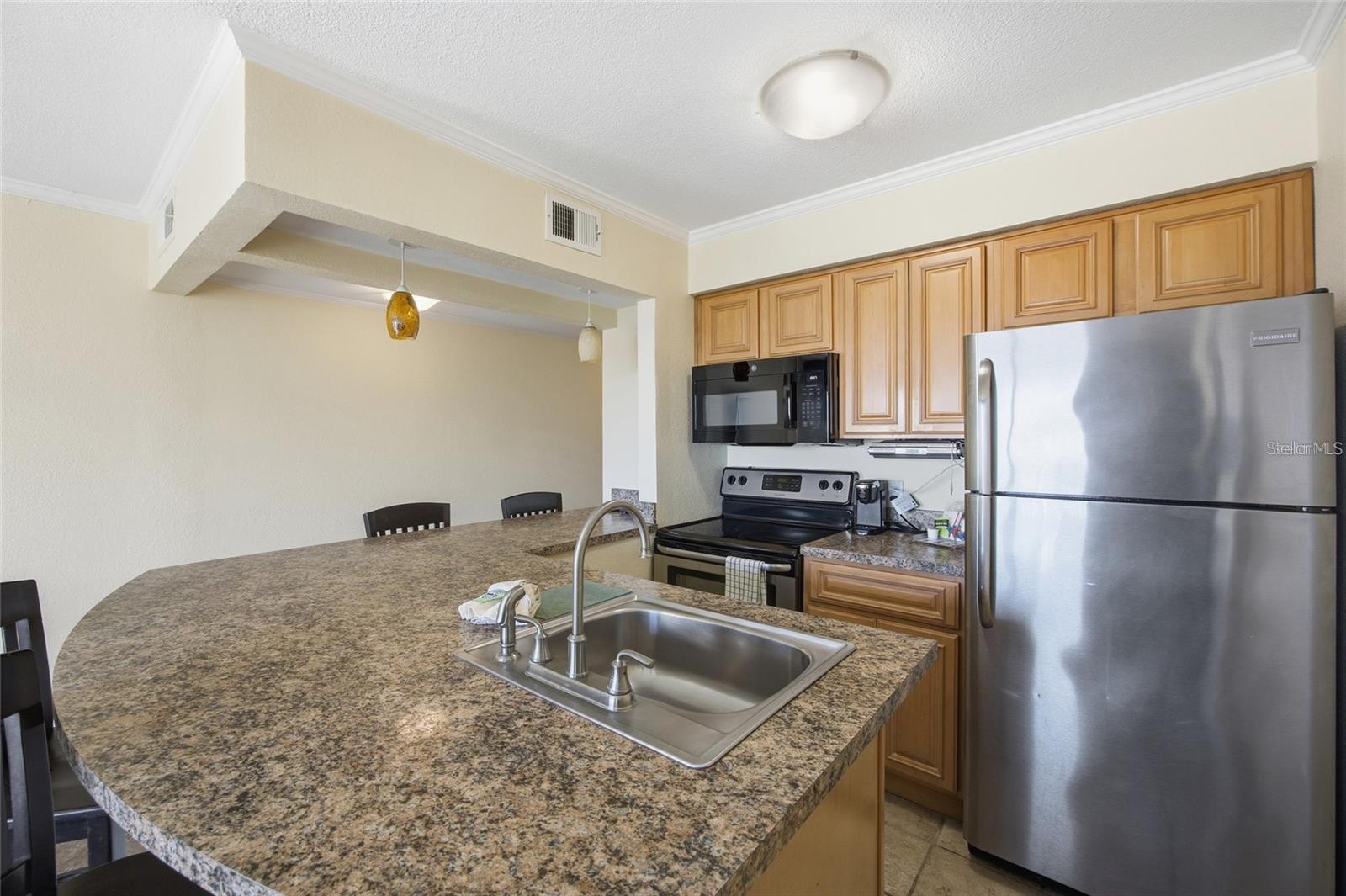 2506 N ROCKY POINT DR #315 — photo 4
