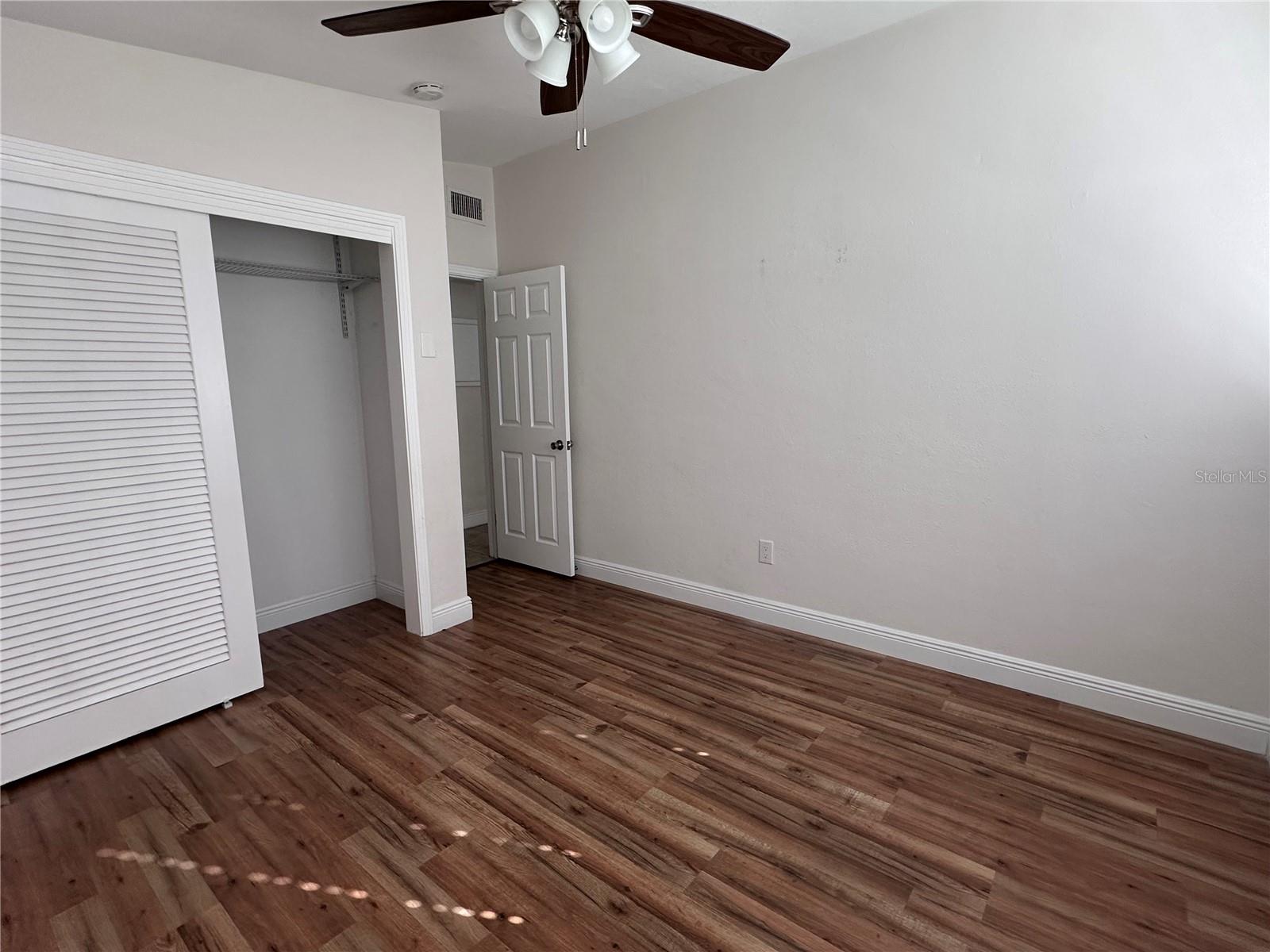 503 BROXBURN AVE — photo 16
