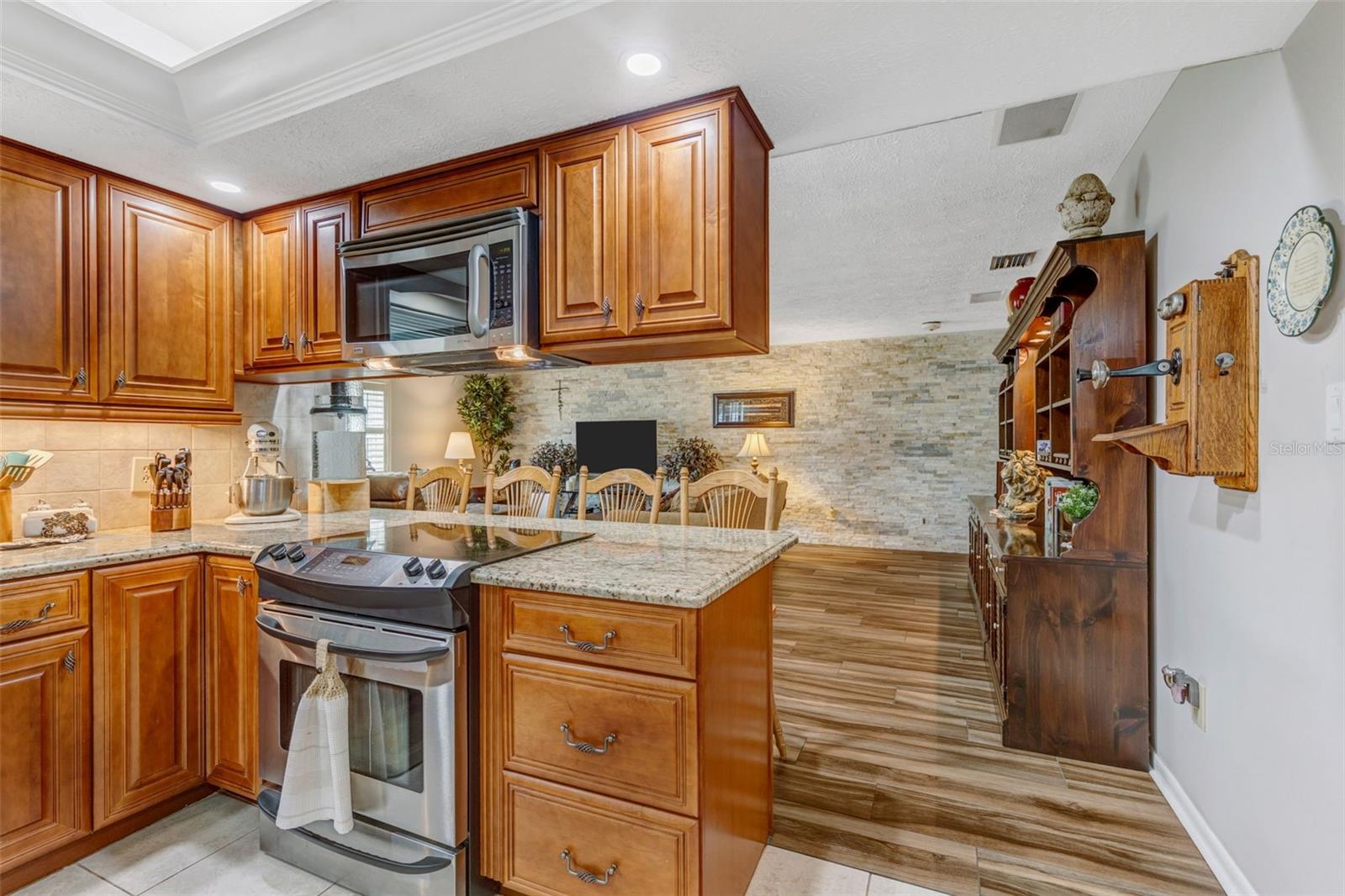 4001 HIGHGATE DR — photo 8