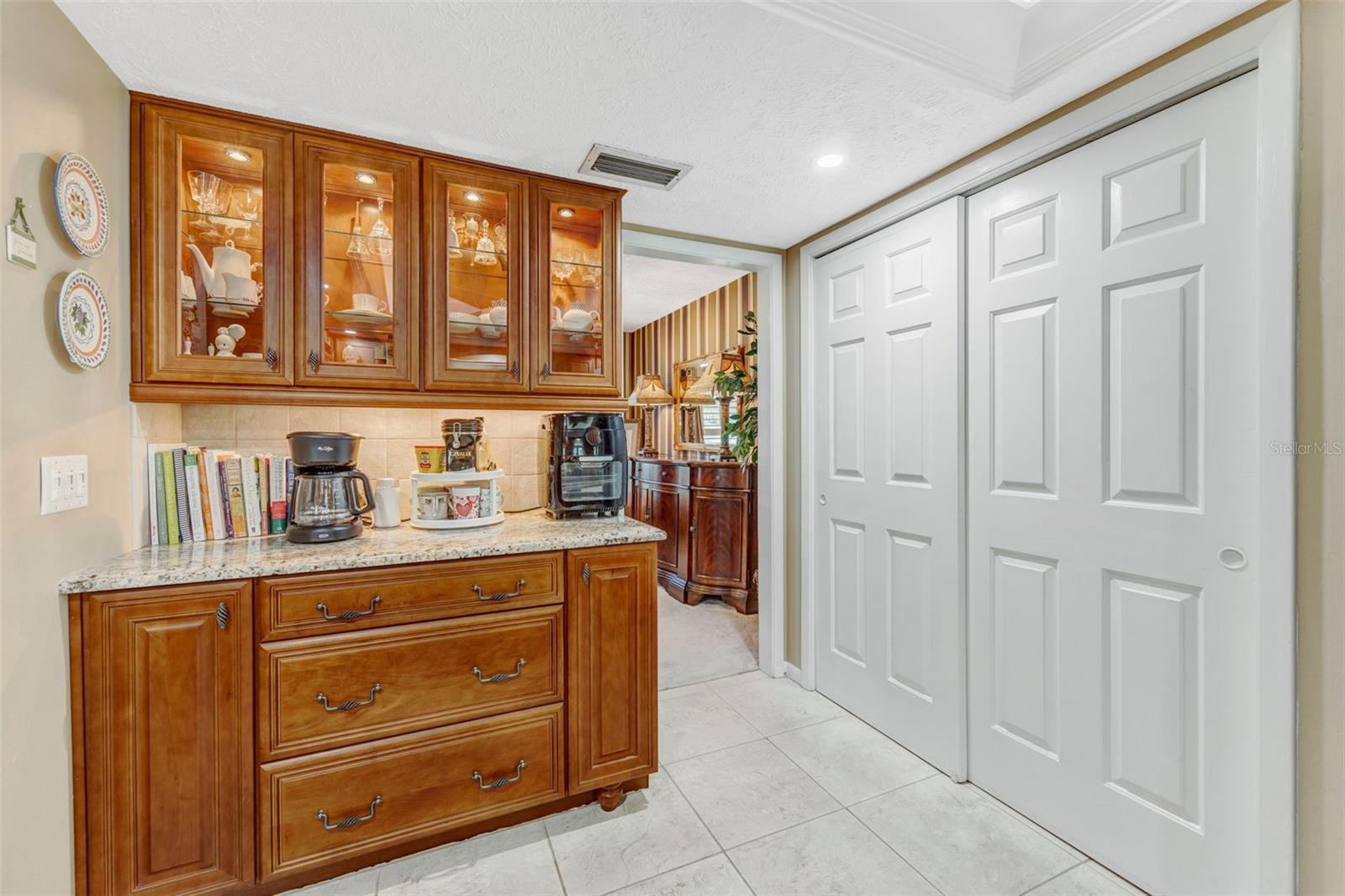 4001 HIGHGATE DR — photo 4