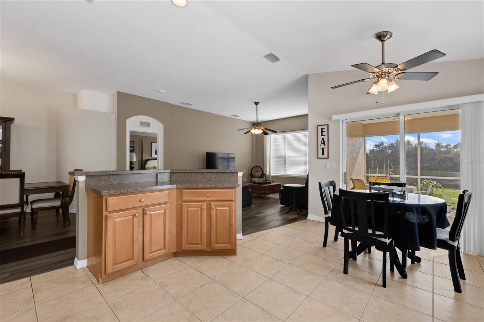 1578 SCARLETT AVE — photo 15