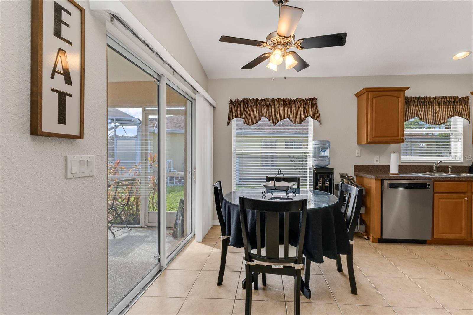 1578 SCARLETT AVE — photo 18
