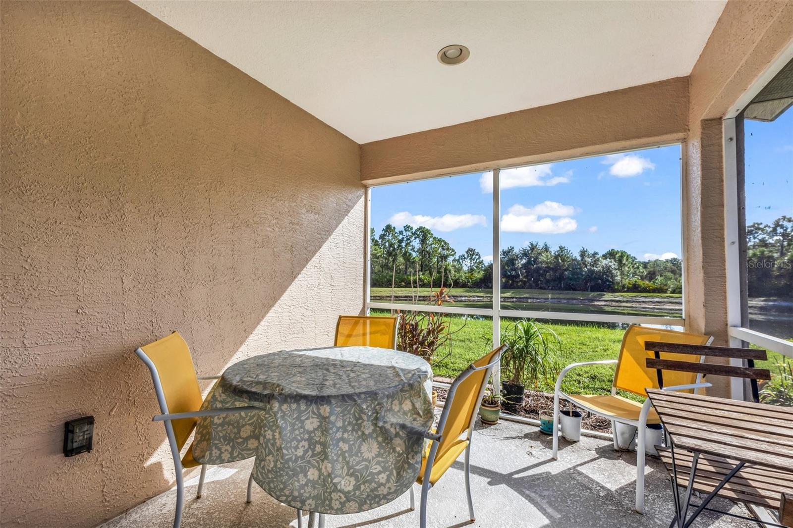 1578 SCARLETT AVE — photo 40