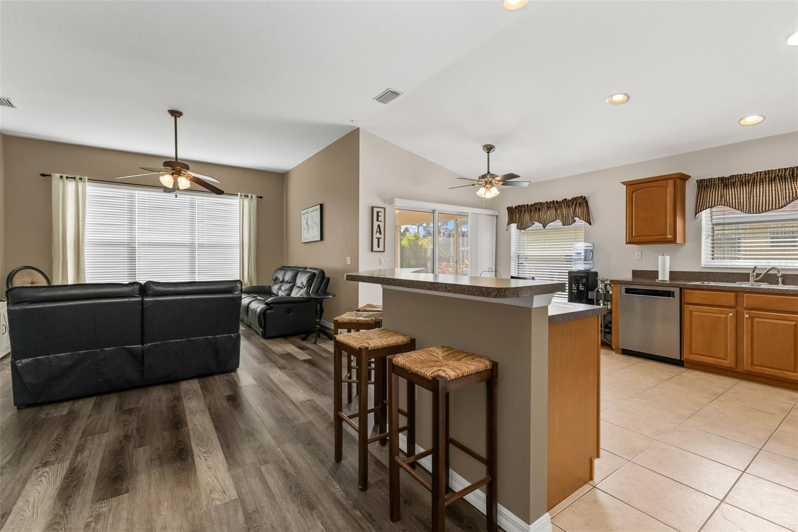 1578 SCARLETT AVE — photo 9