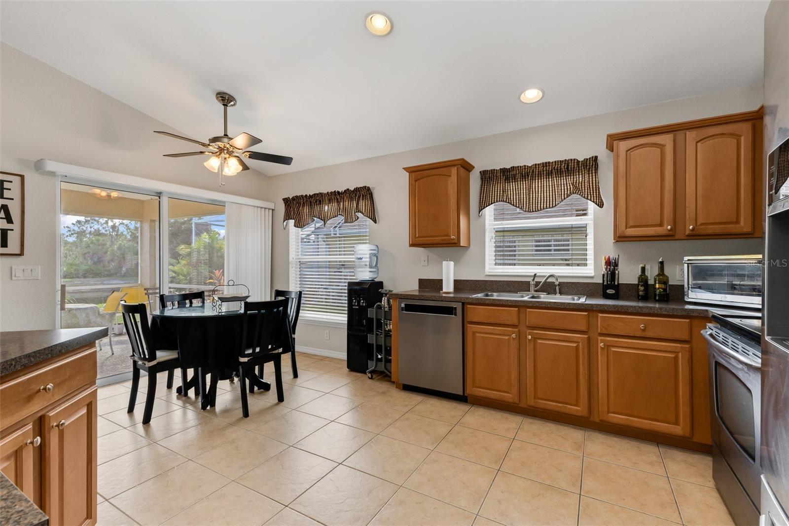 1578 SCARLETT AVE — photo 11