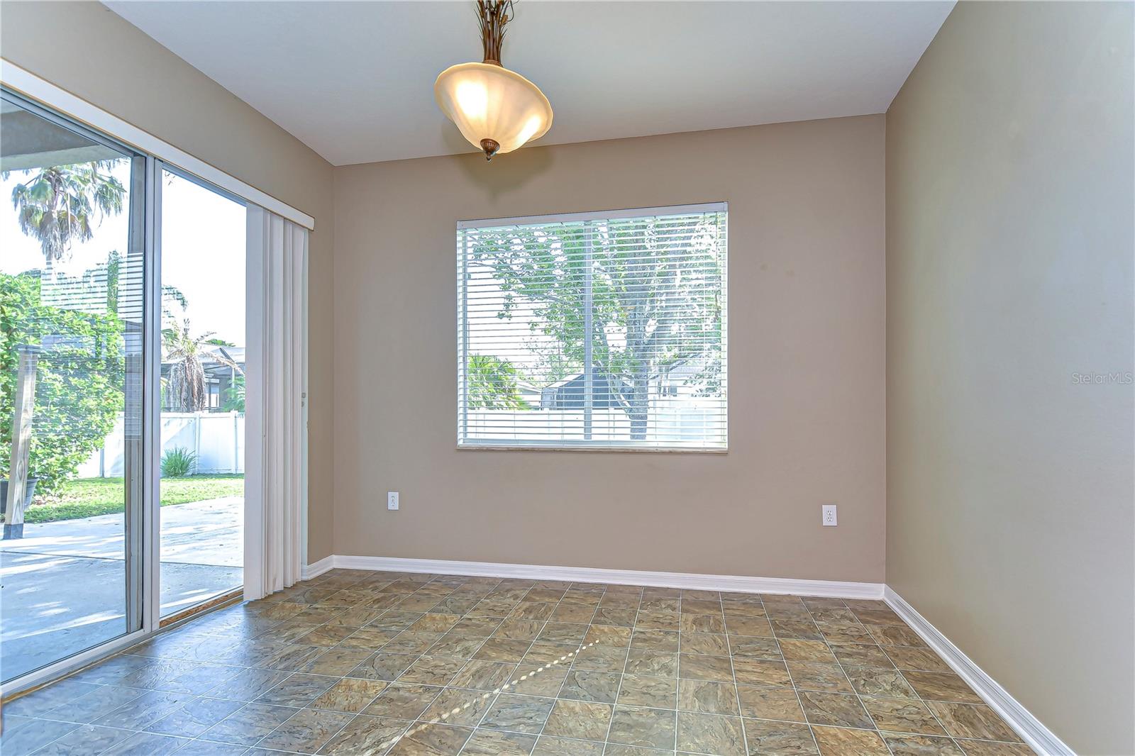 6716 BLUFF MEADOW CT — photo 25
