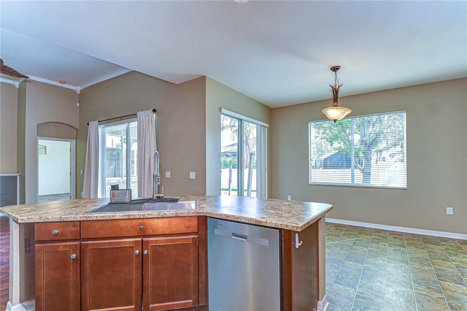 6716 BLUFF MEADOW CT — photo 21