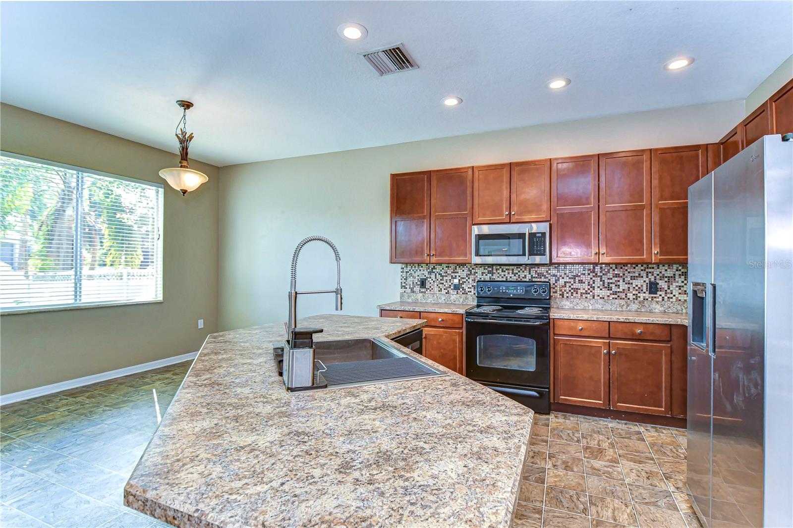 6716 BLUFF MEADOW CT — photo 19