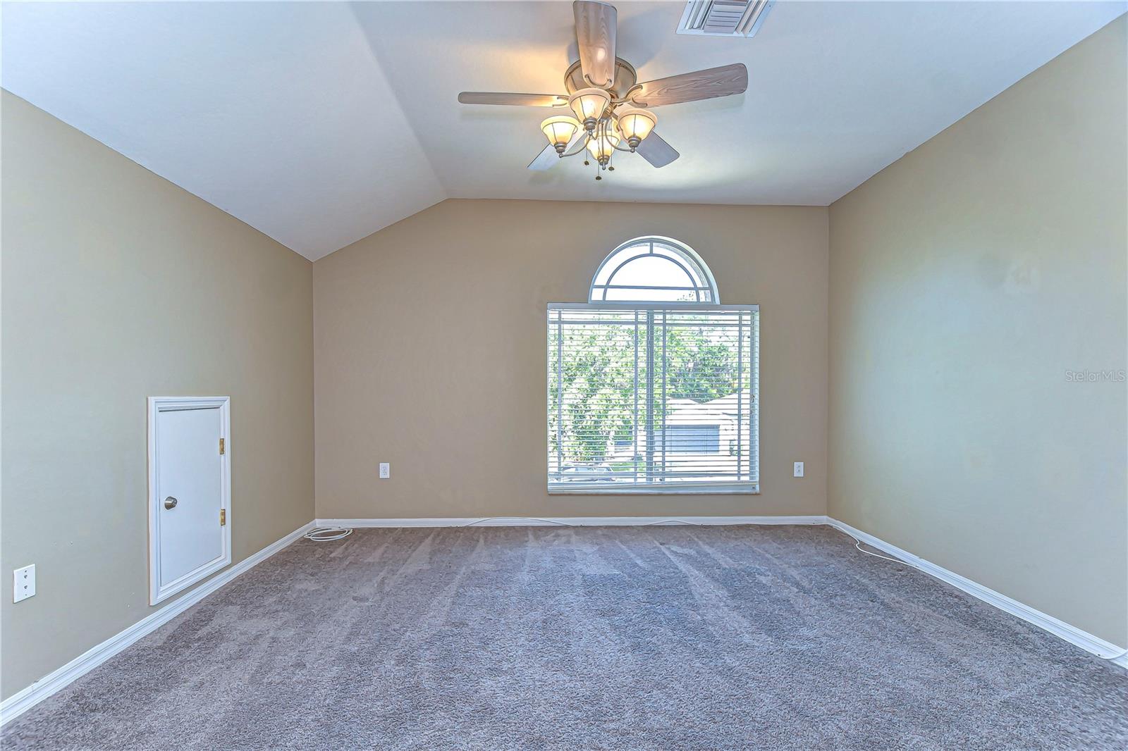 6716 BLUFF MEADOW CT — photo 42