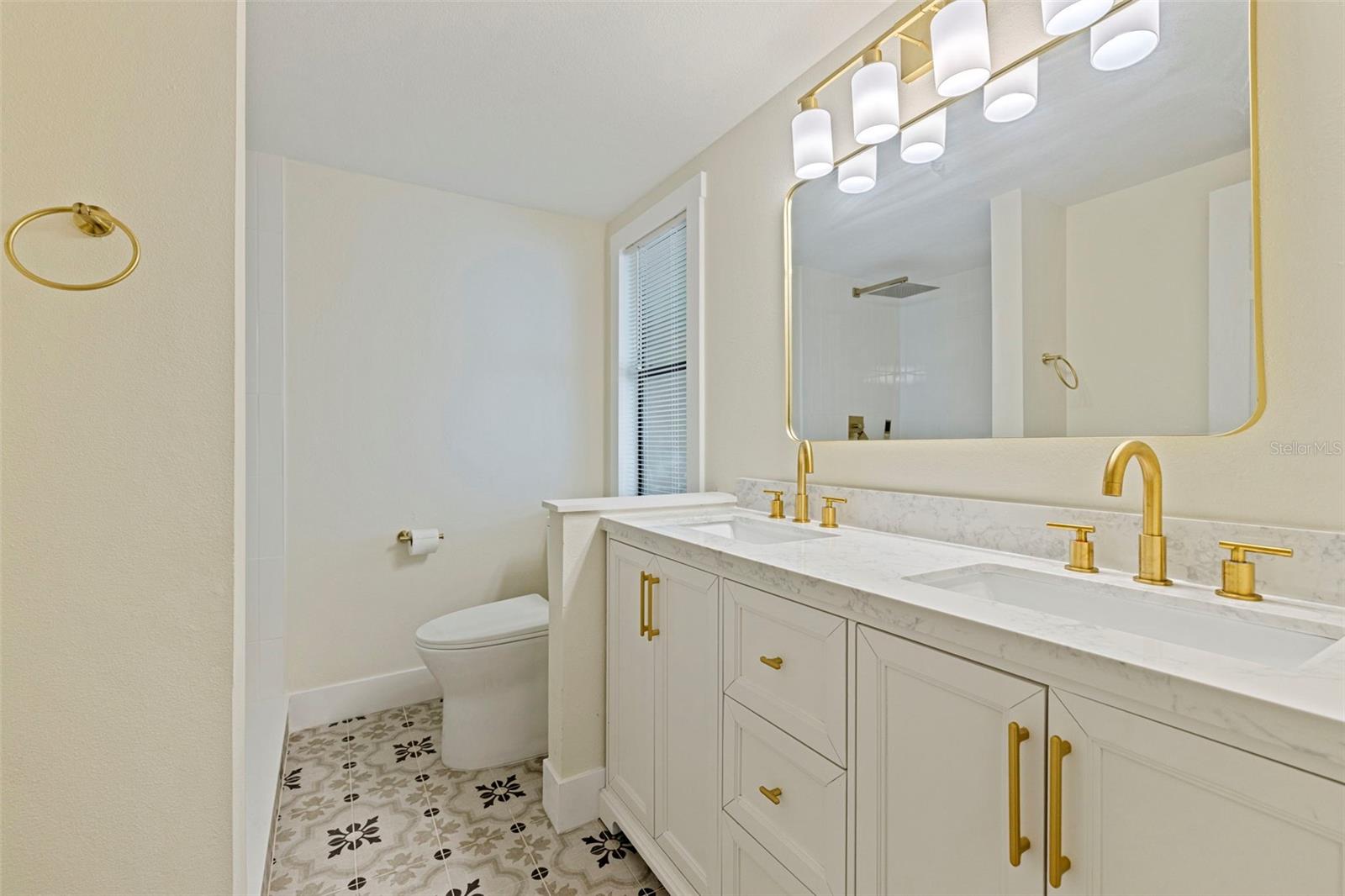 1671 CASTLEWOOD LN — photo 24