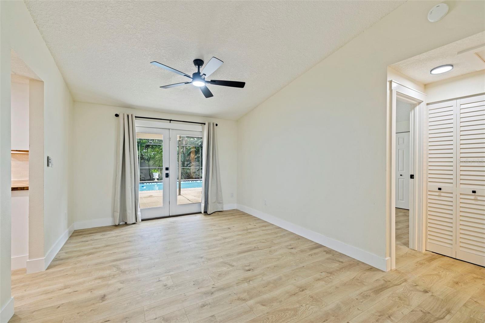 1671 CASTLEWOOD LN — photo 13