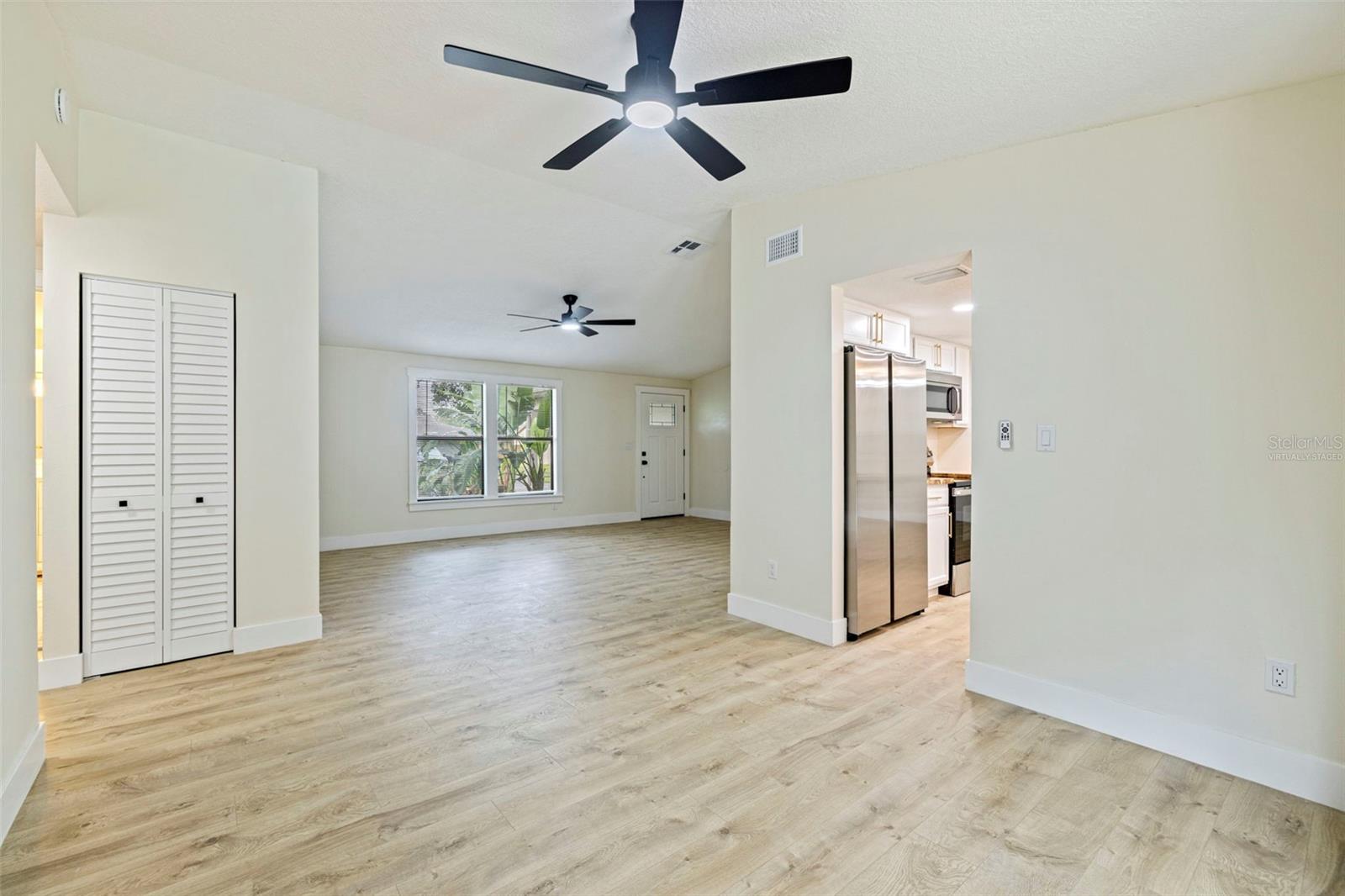 1671 CASTLEWOOD LN — photo 22