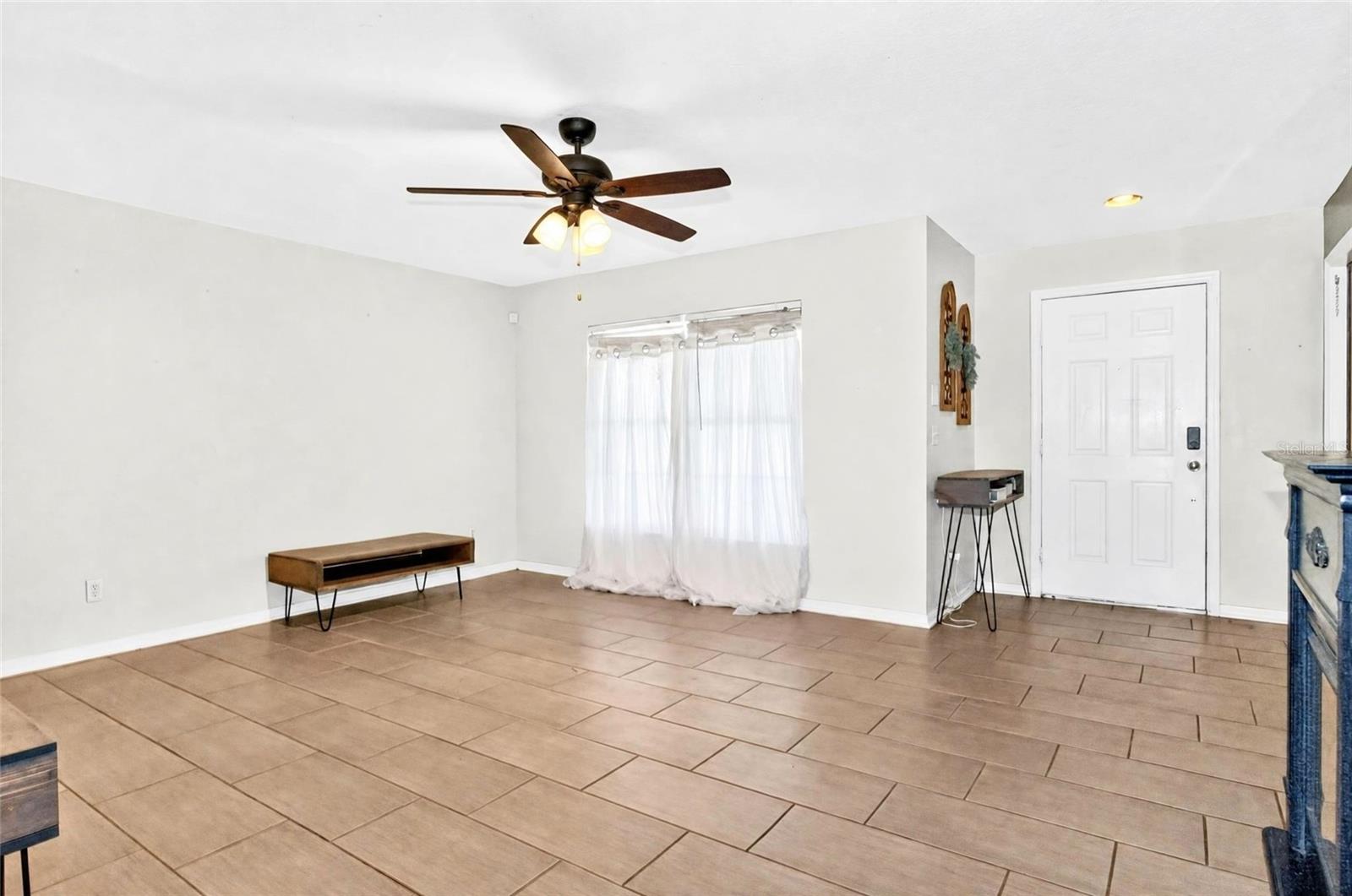 518 SUMMER SAILS DR — photo 9