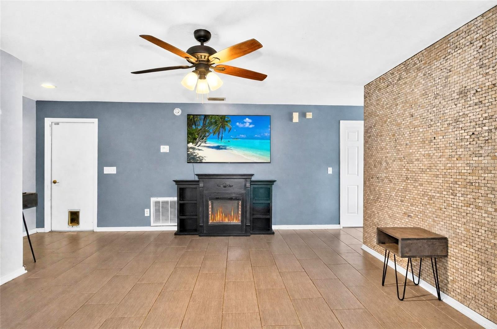518 SUMMER SAILS DR — photo 8