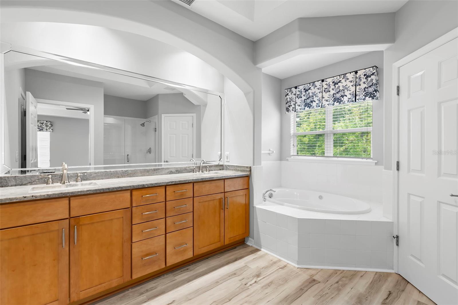 11201 GREEN PARK CIR — photo 22