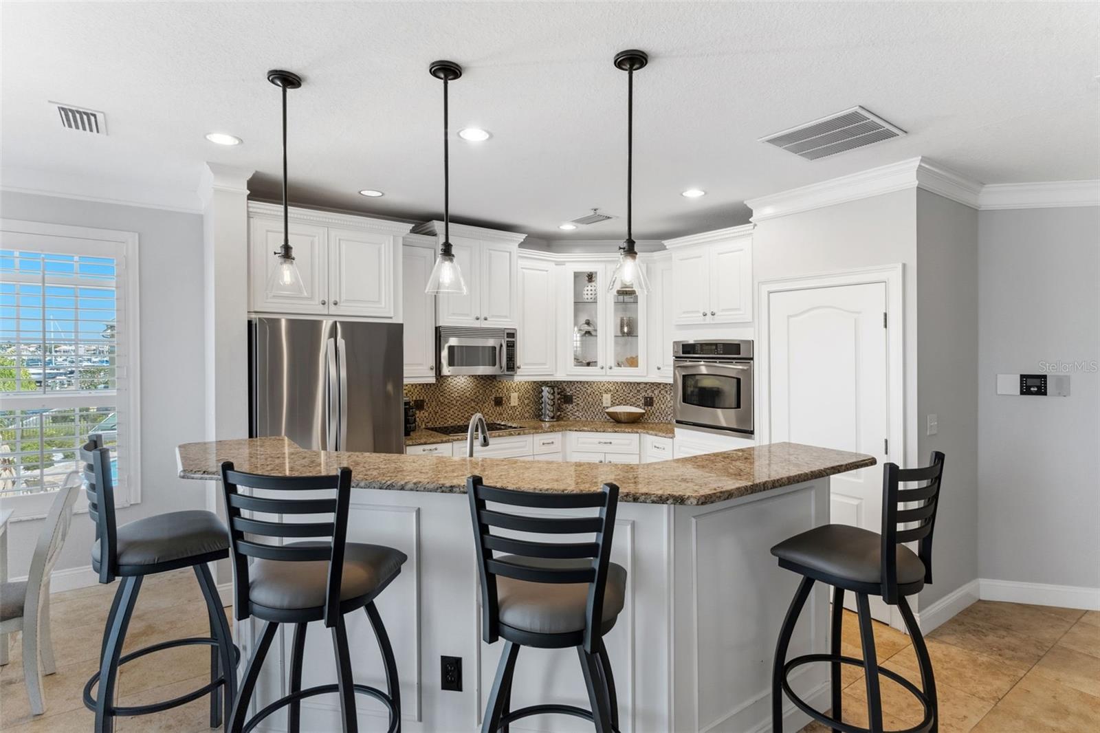 6420 SUNSET BAY CIR — photo 8