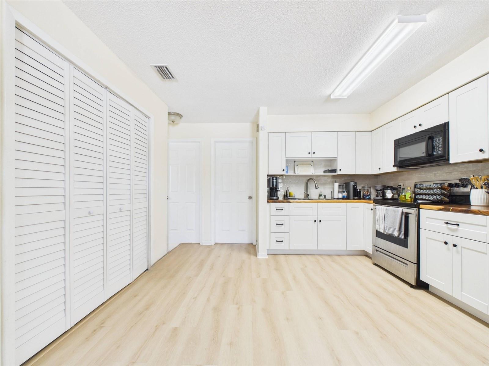 1411 E 109TH AVE #B — photo 4