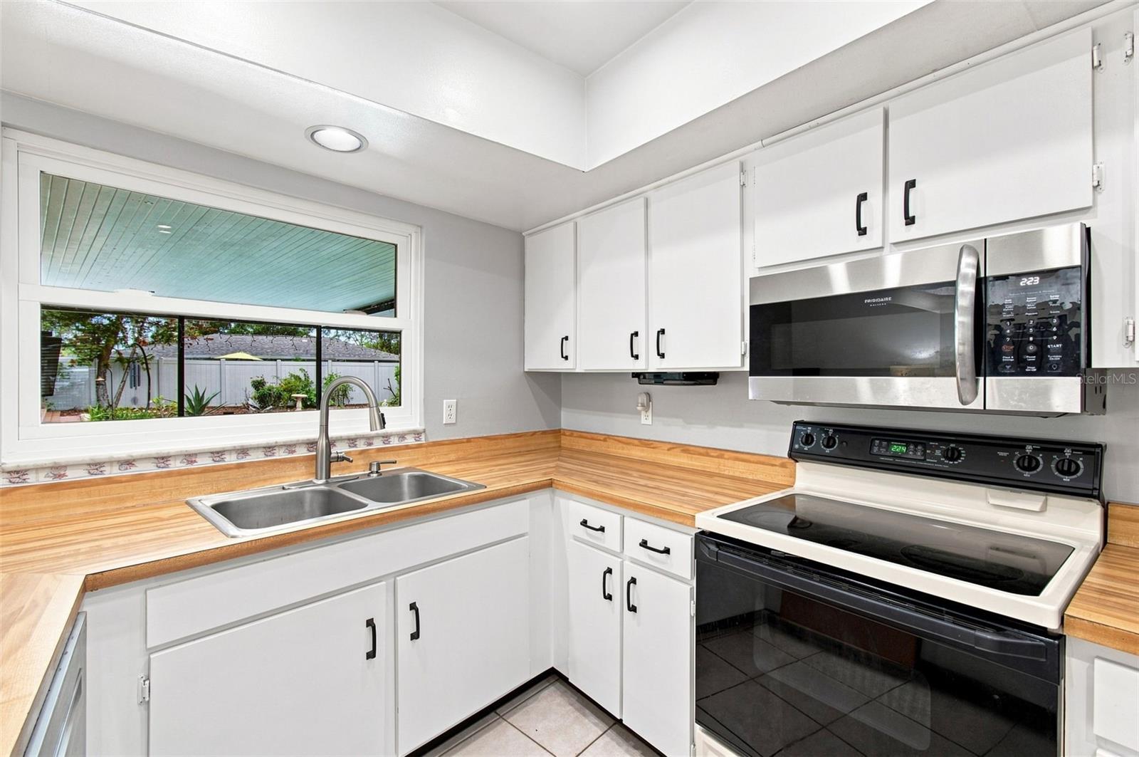 3721 SAND PEBBLE DR — photo 15