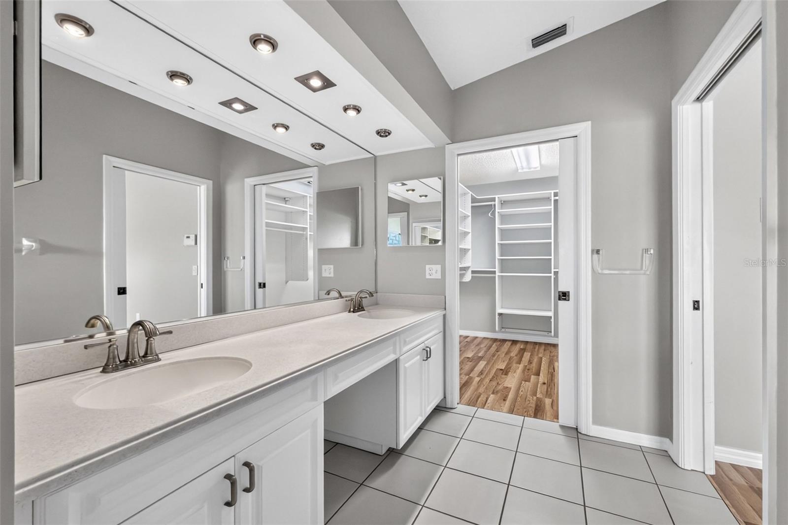 718 BRIGHTSIDE CRESCENT DR #10 — photo 36