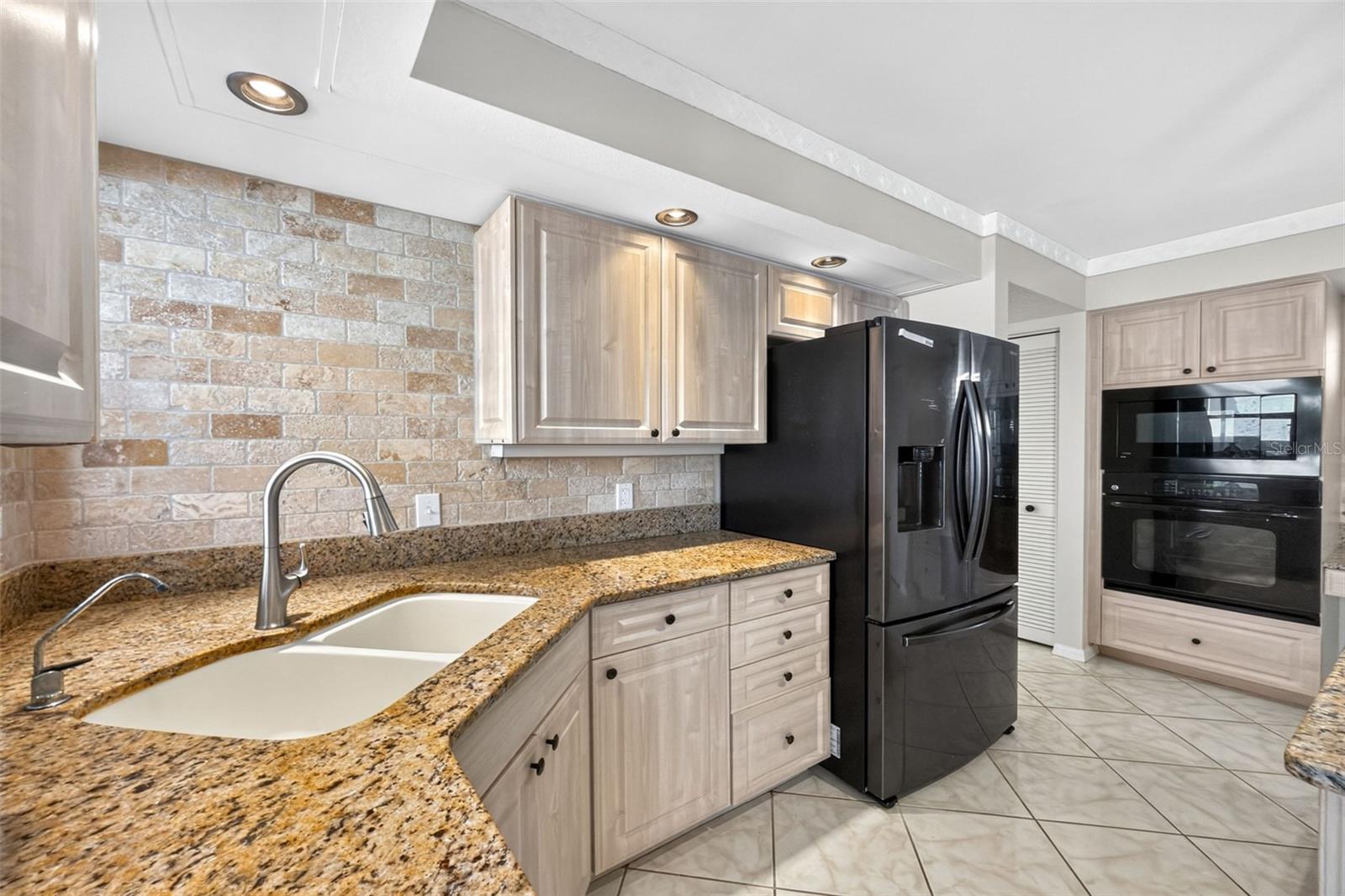 718 BRIGHTSIDE CRESCENT DR #10 — photo 29