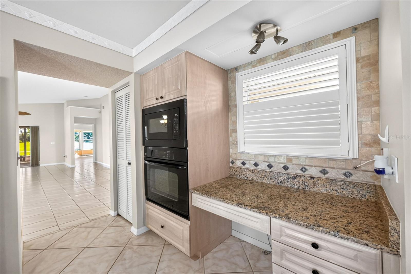 718 BRIGHTSIDE CRESCENT DR #10 — photo 31