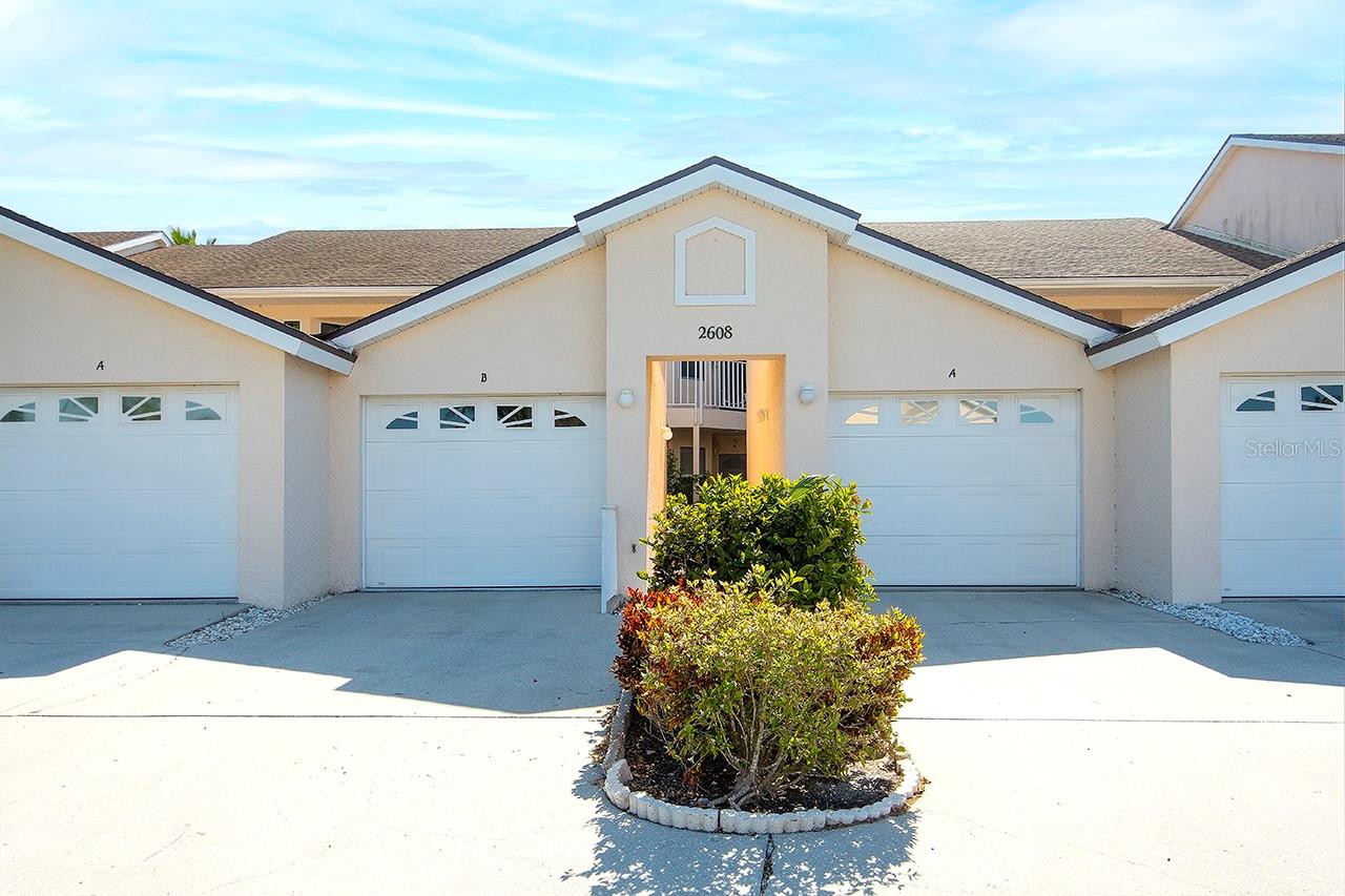 2608 WATERFORD WAY #B — photo 2