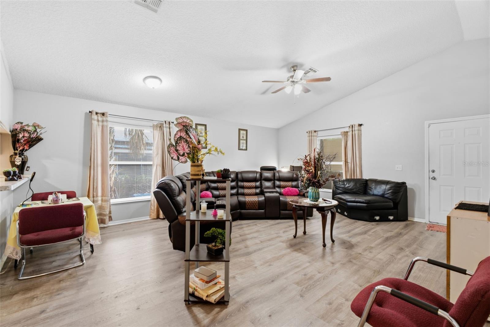 3203 DELEUIL AVE — photo 5