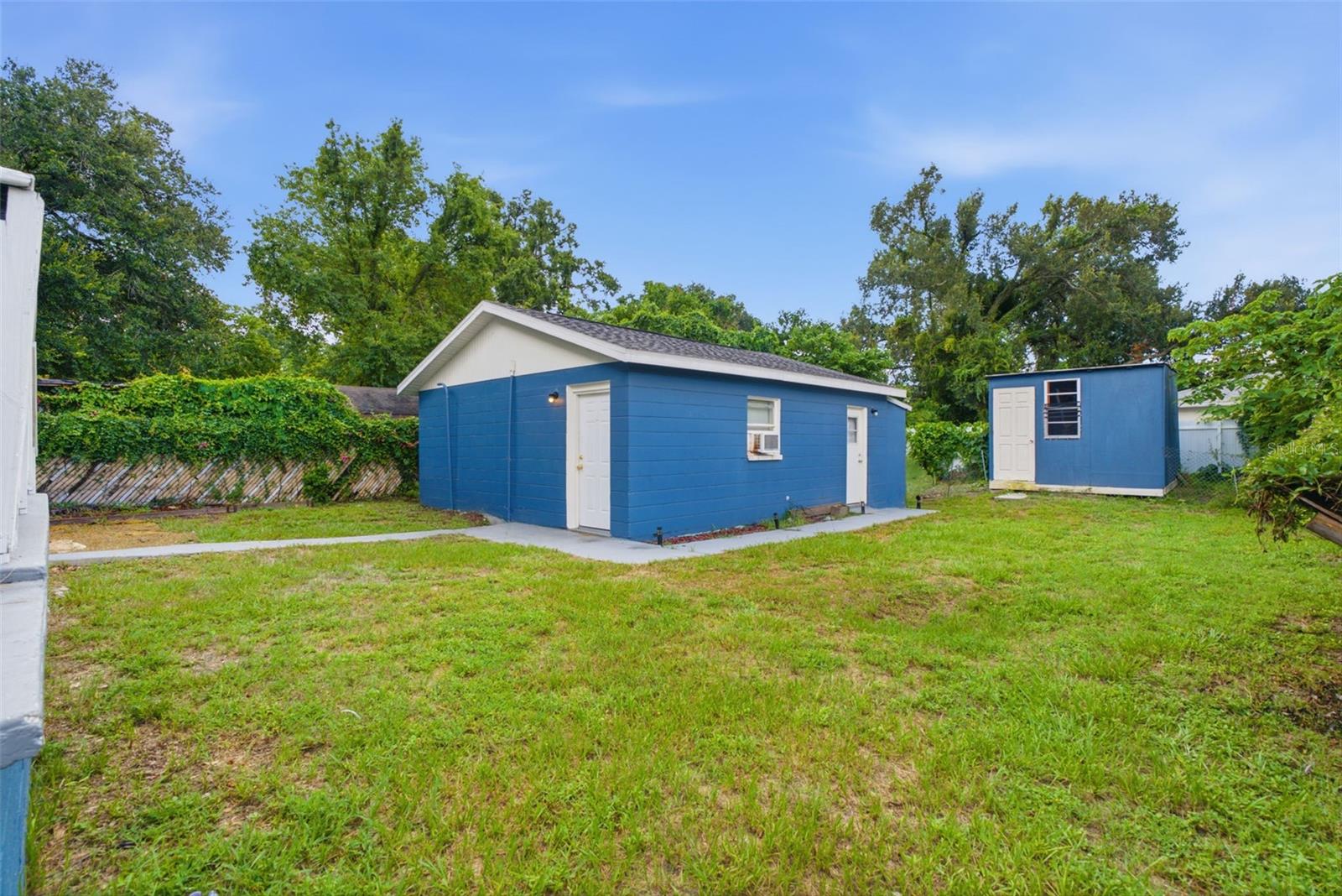 3203 DELEUIL AVE — photo 19
