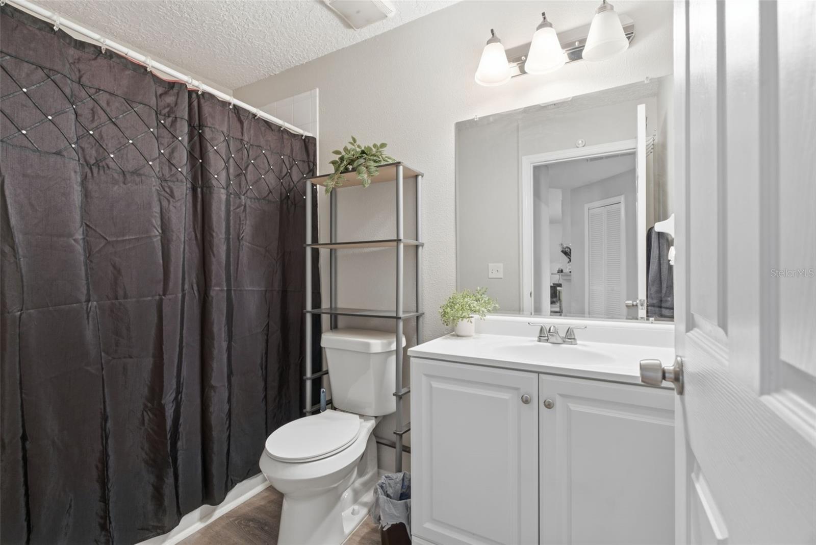 3203 DELEUIL AVE — photo 15