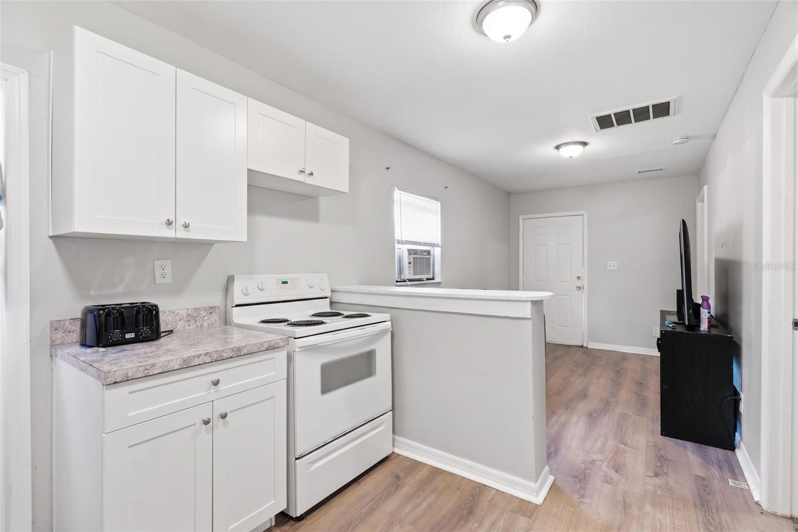 3203 DELEUIL AVE — photo 24