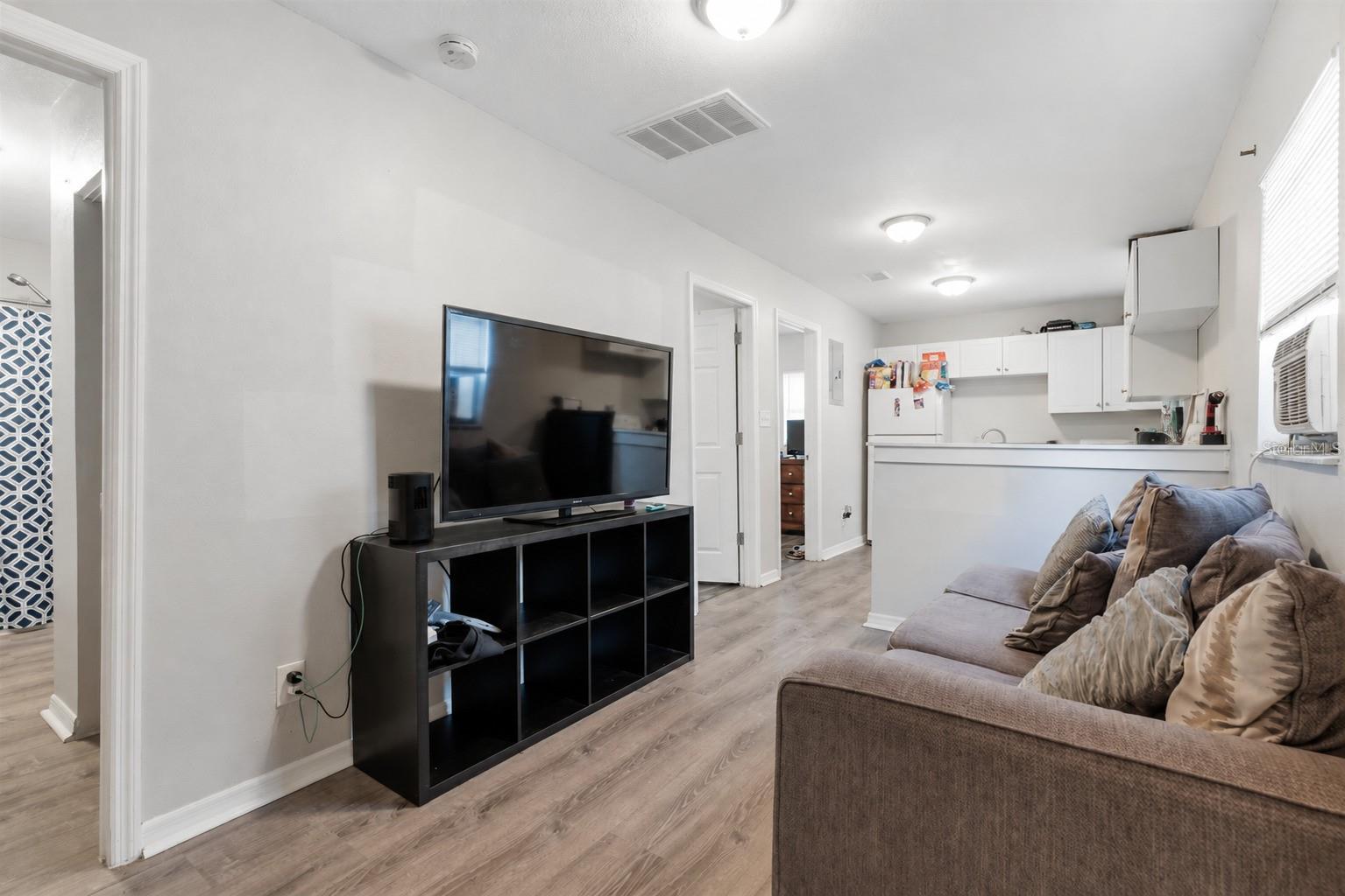 3203 DELEUIL AVE — photo 21