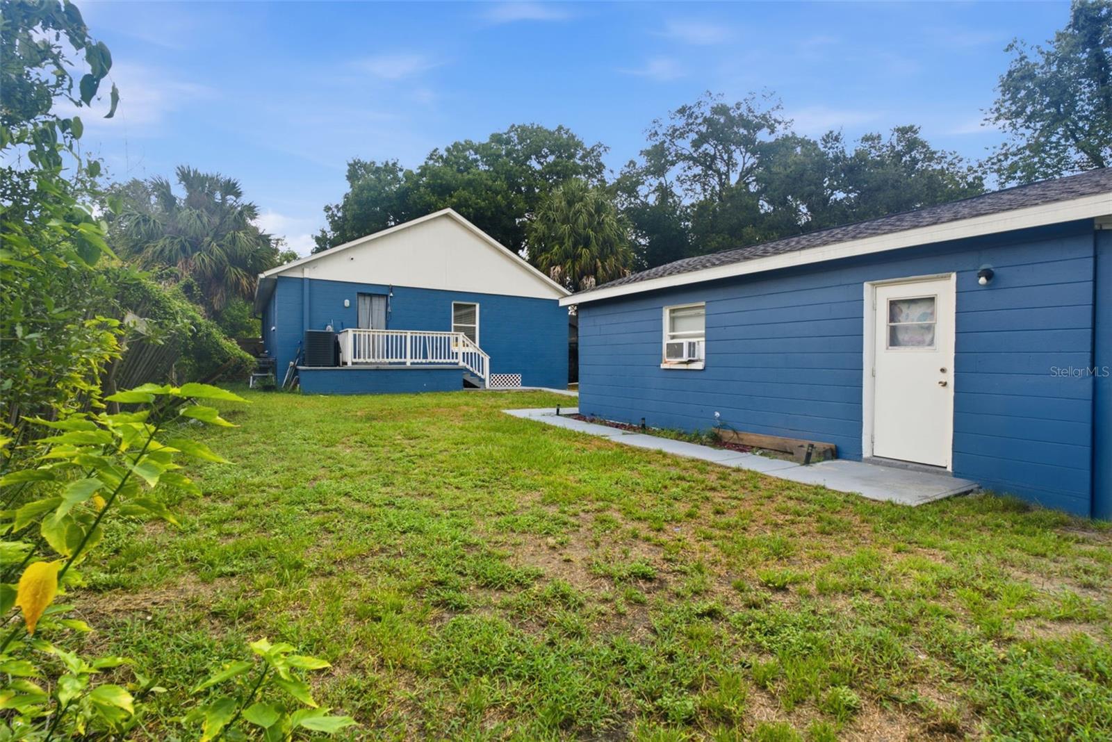 3203 DELEUIL AVE — photo 20