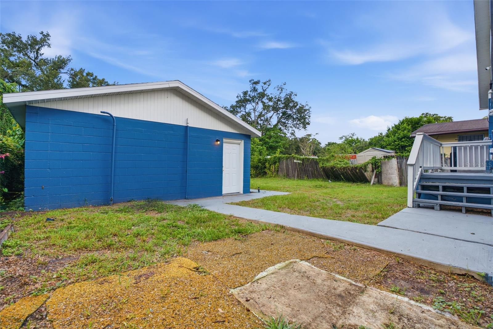 3203 DELEUIL AVE — photo 18