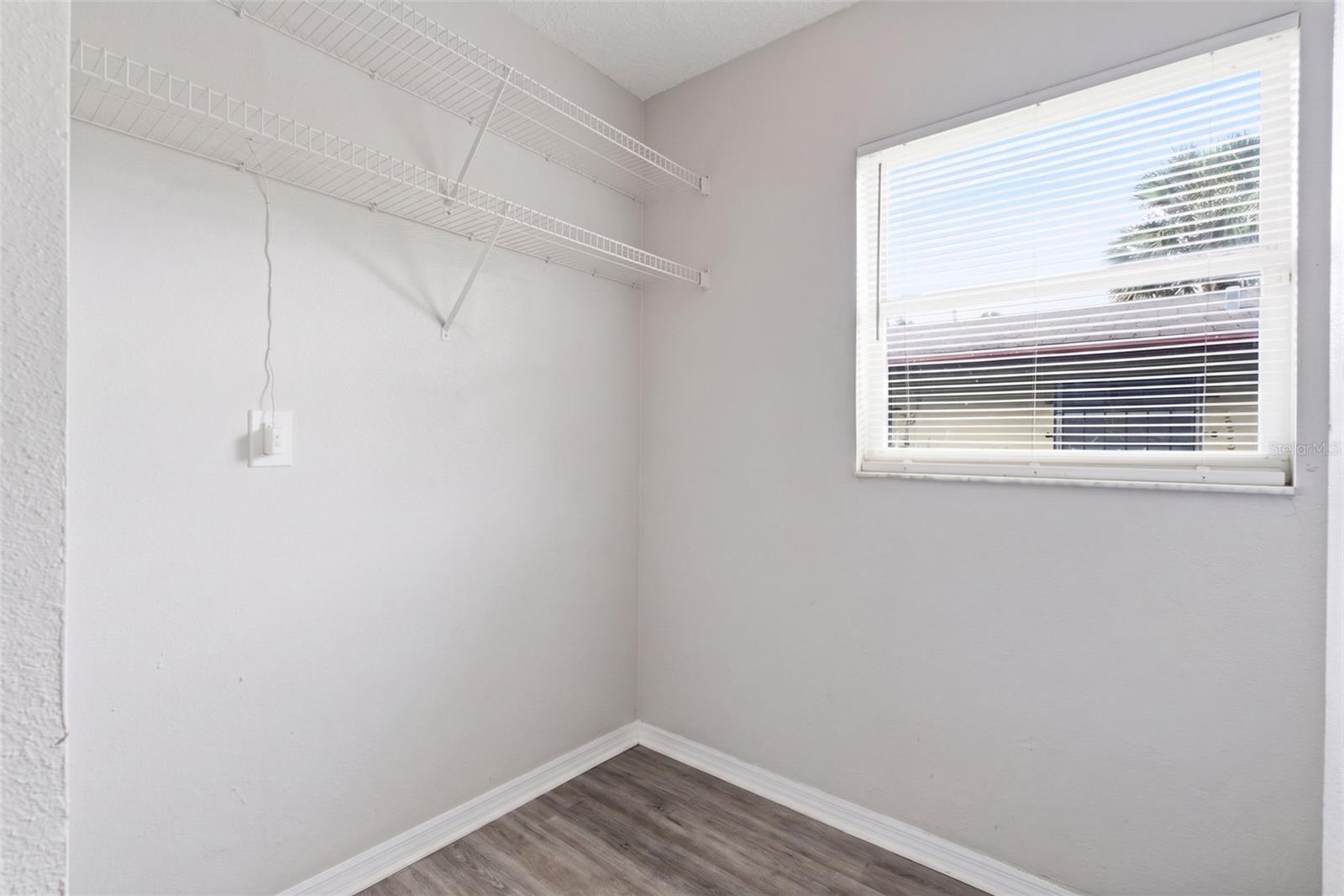 3203 DELEUIL AVE — photo 16