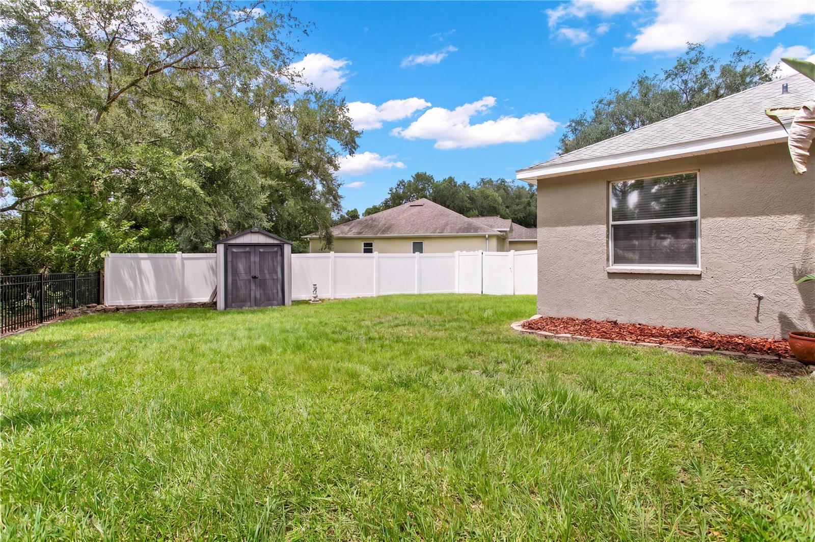 1604 LORIANA ST — photo 37
