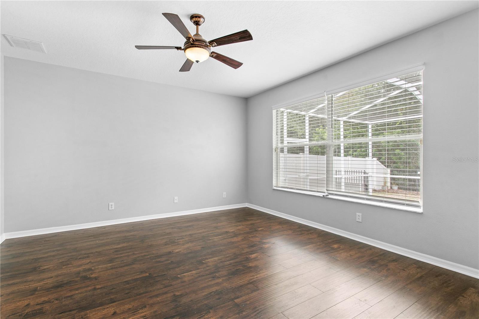 1604 LORIANA ST — photo 27