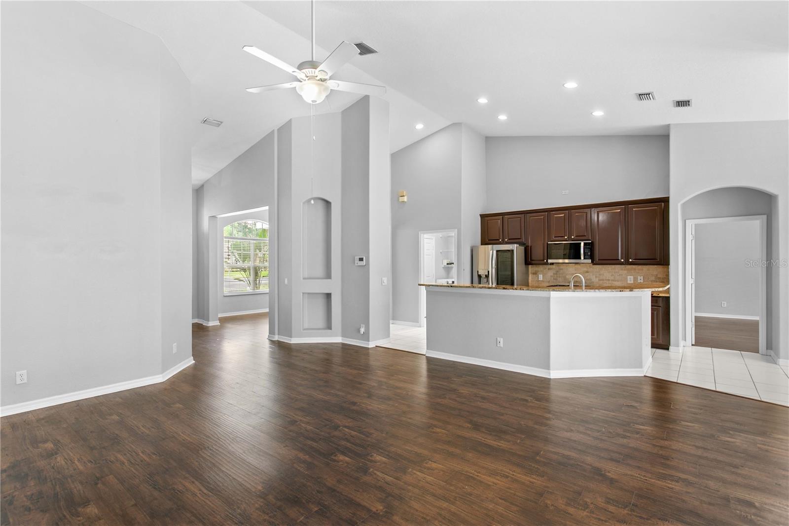 1604 LORIANA ST — photo 15