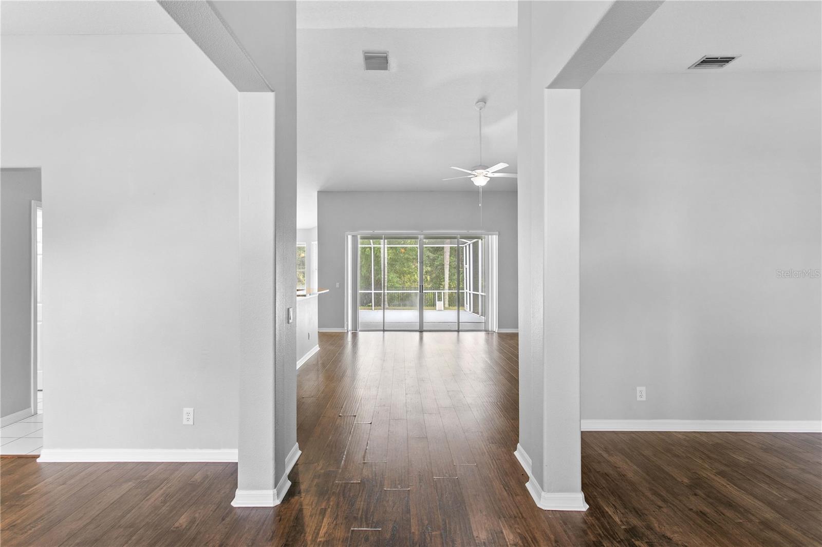 1604 LORIANA ST — photo 4