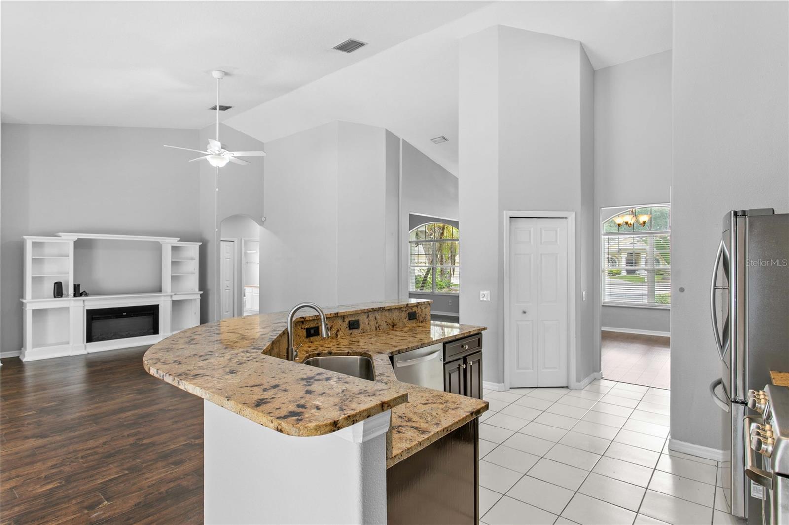 1604 LORIANA ST — photo 20
