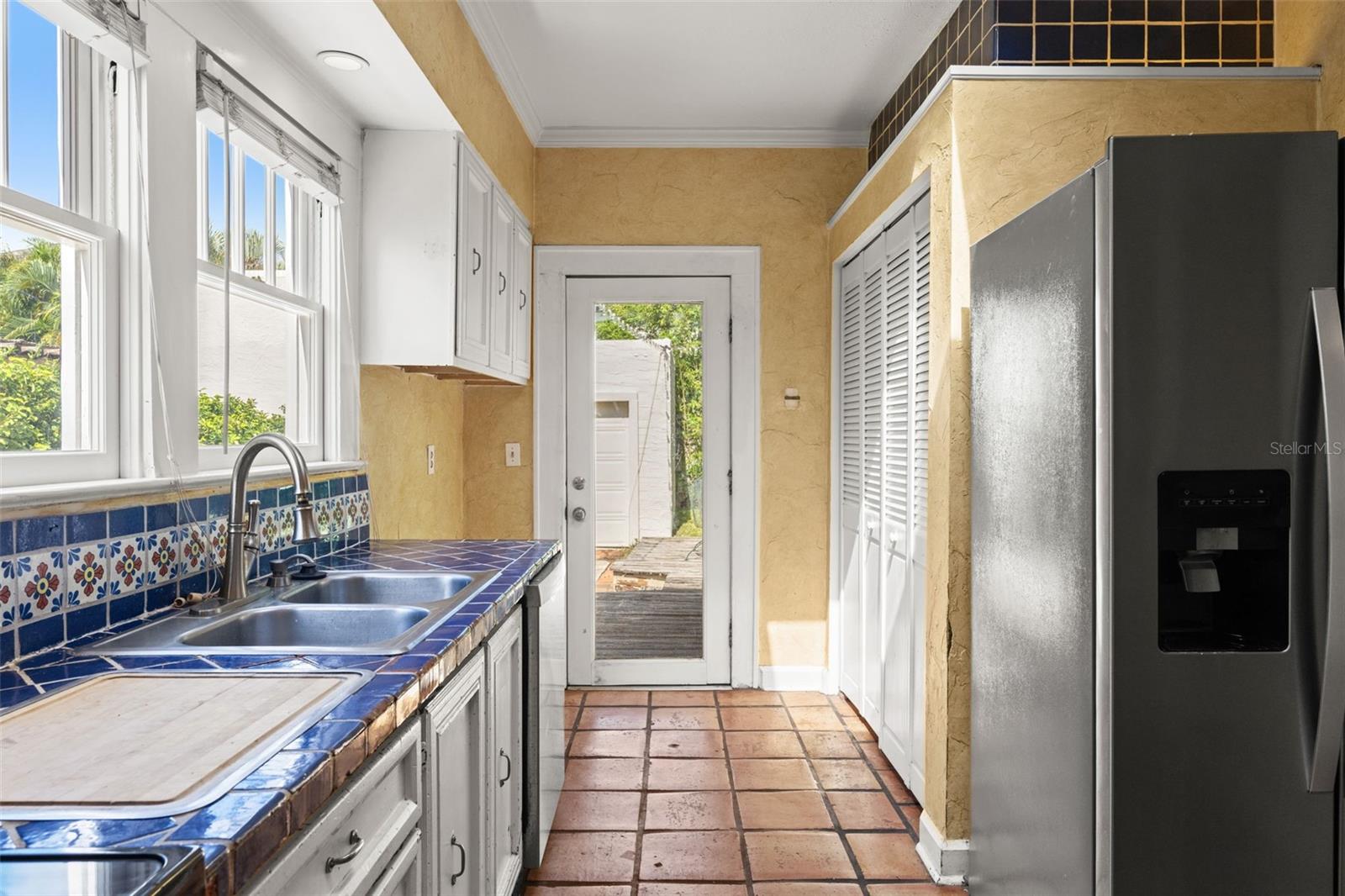 1609 S ARRAWANA AVE — photo 11
