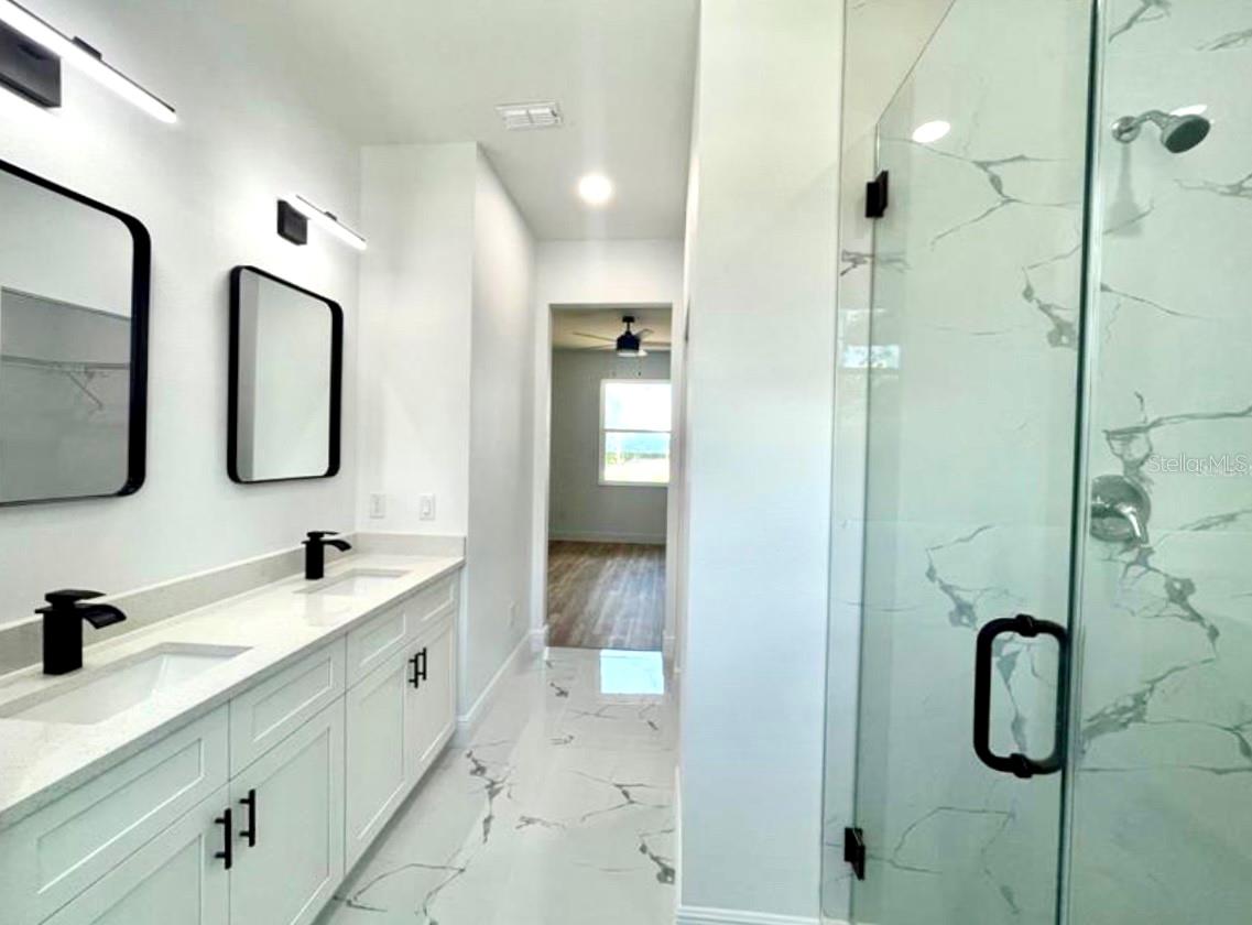 8108 N GREENWOOD AVE — photo 14